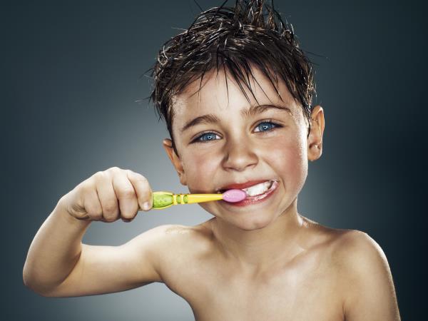 7 živil, ki uničujejo zobe in to niso sladkarije